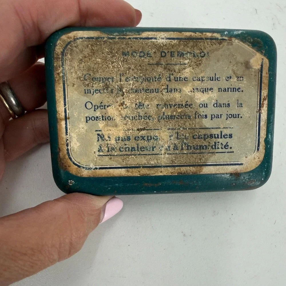 Vtg French pharmacy tin 